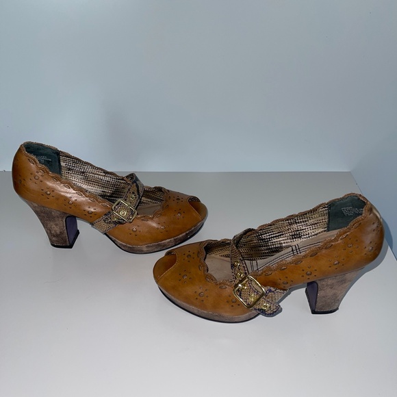 Bobbi Blu‎ Peep Toe Leather Mixed Pattern Buckle Heels Size 7.5 - Picture 4 of 9